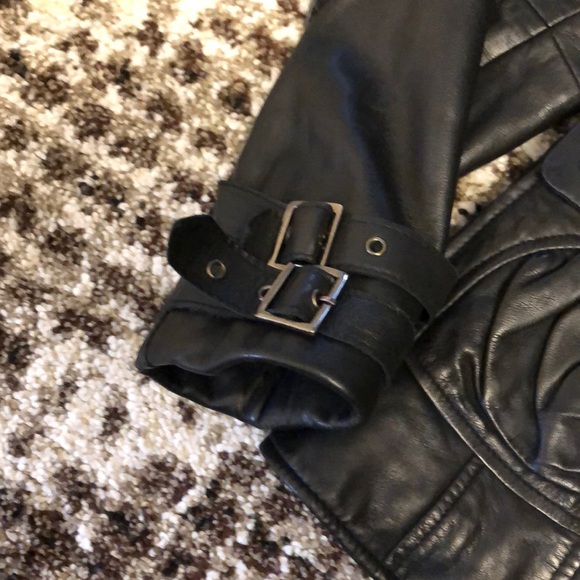 Danier Medium Leather Jacket - Picture 6 of 8